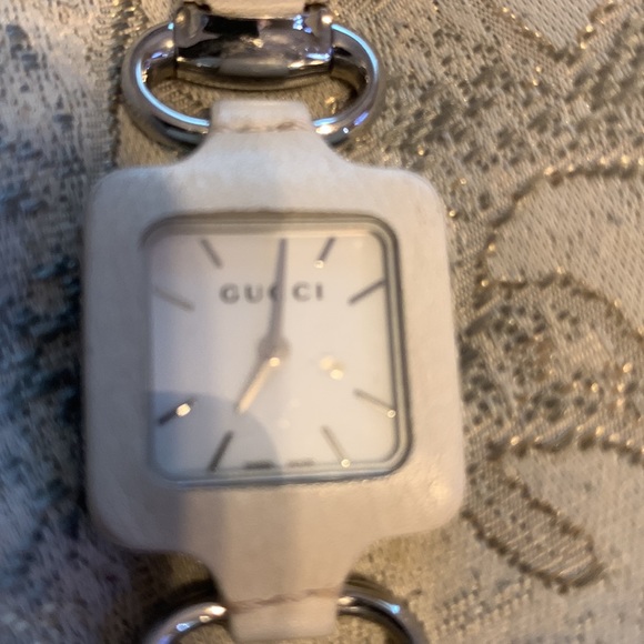 Authentic Gucci horsebit watch - Picture 2 of 4